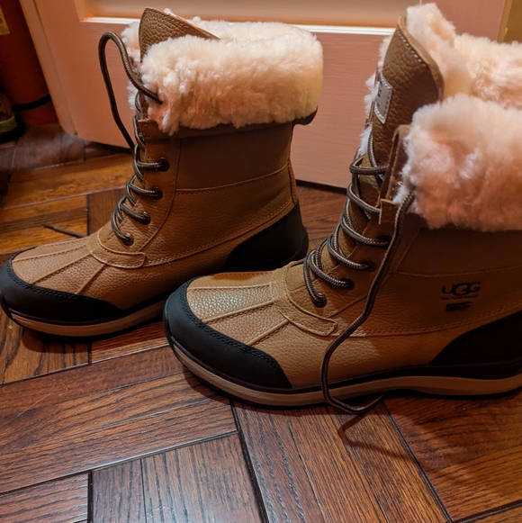 BRAND NEW (NEVER WORN) UGG Adirondack Tall Lace Up Boots - Picture 7 of 9